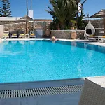 Domna Hotel 2*